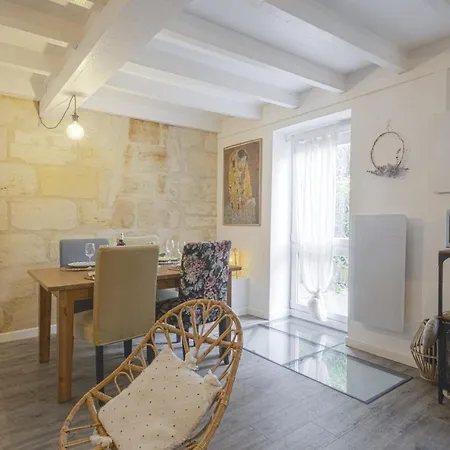 Wonderful House With A Terrasse - - Welkeys